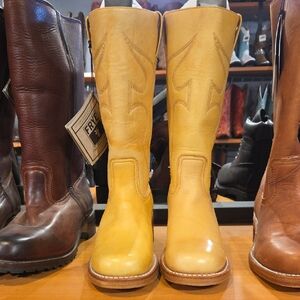 LADIES FRYE CAMPUS BOOTS